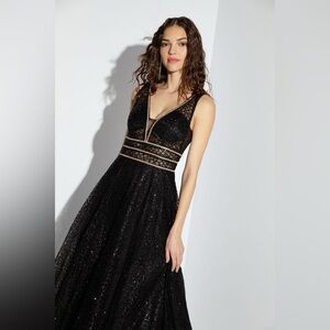 NWT- Chic Black Prom Dress